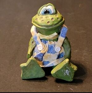 Russ Berrie Frogs Country Folks Family